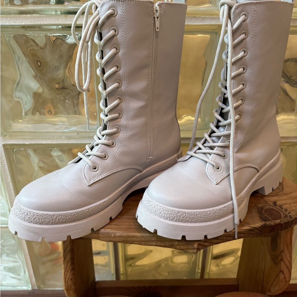 Cream Combat Moto Boots with Chunky Sole and Lacing